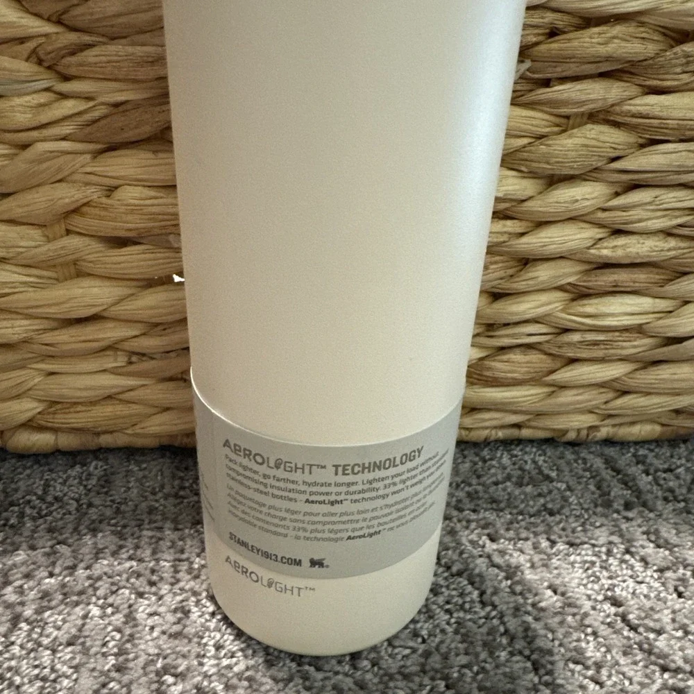 Stanley 20oz Cream Aerolight Transit  Stainless Steel Tall & Skinny Brand‎ NWT - Picture 3 of 5
